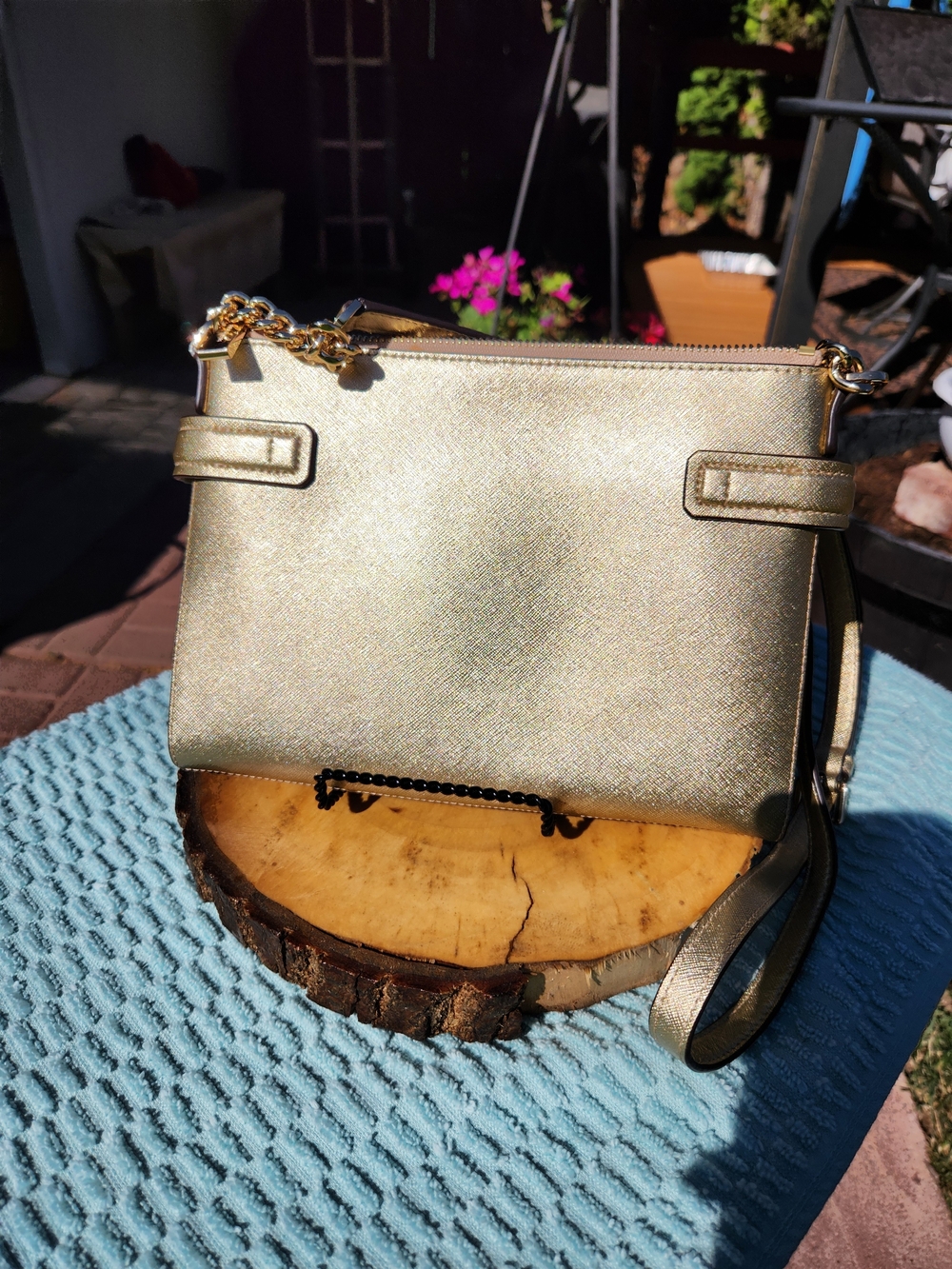 Michael Kors Metallic Gold Crossbody Saddle Bag - Picture 5 of 10